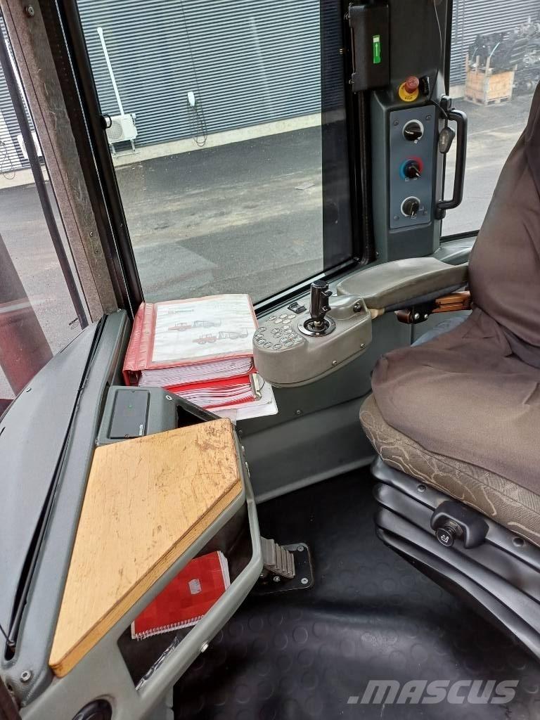 Komatsu 840 TX Uitrijwagens