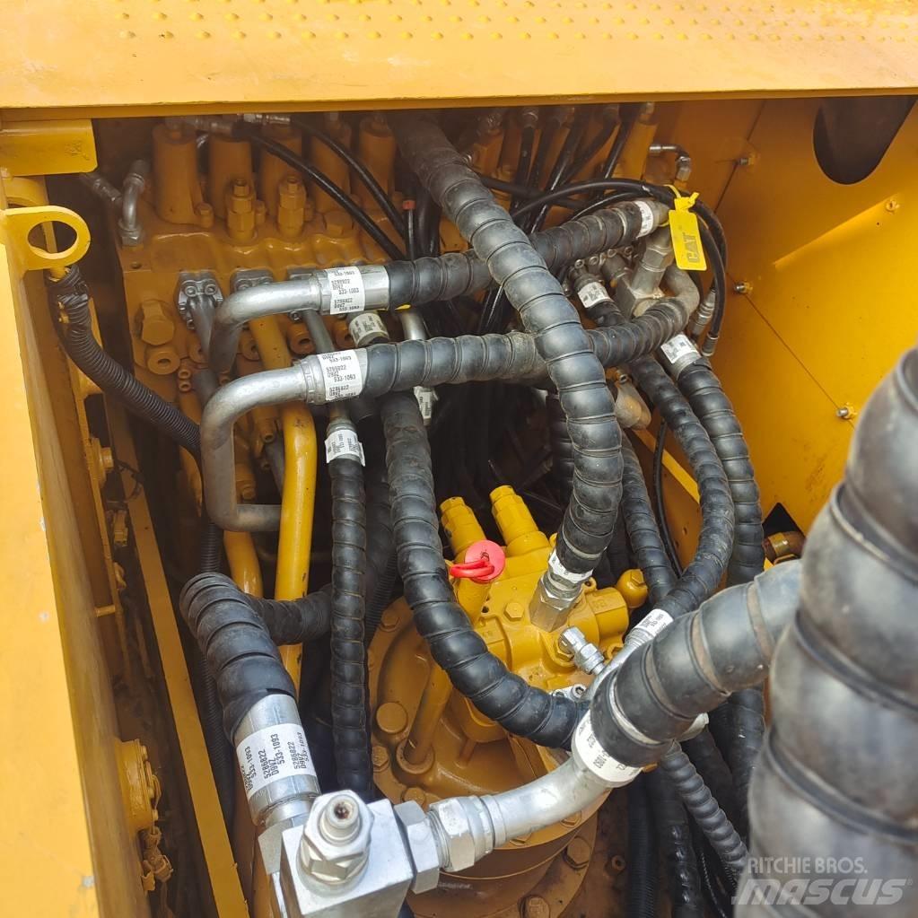 CAT 320D Rupsgraafmachines