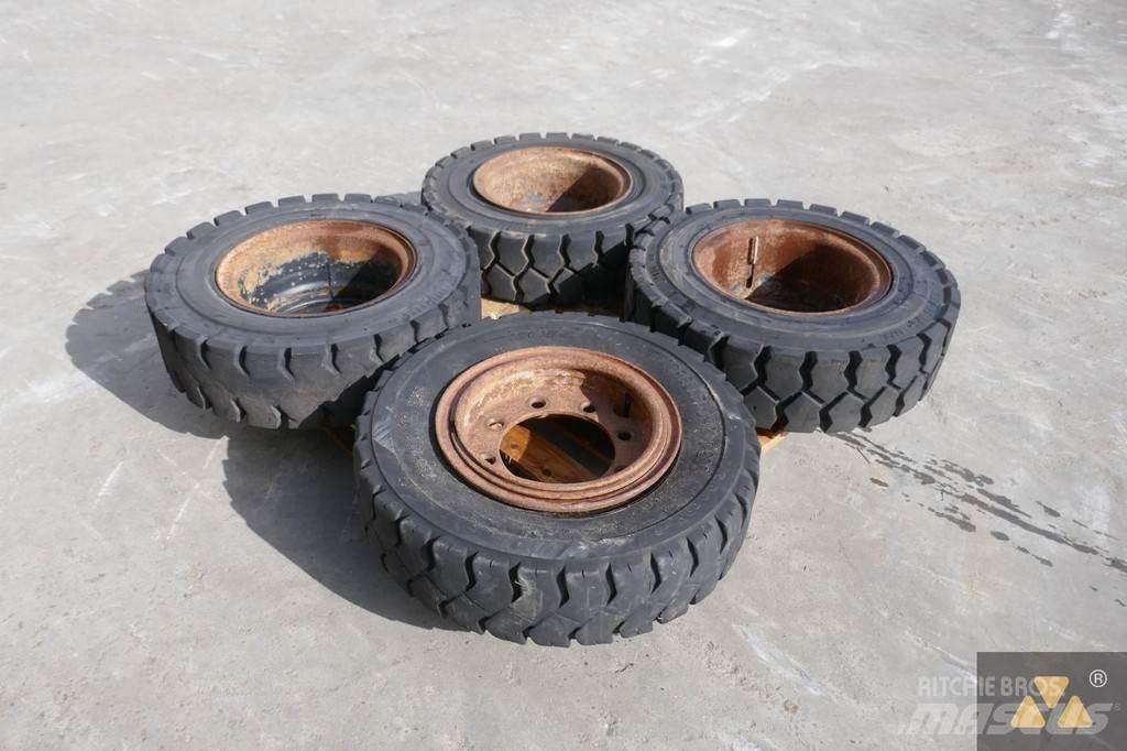 Trelleborg 7.50-15 Banden, wielen en velgen