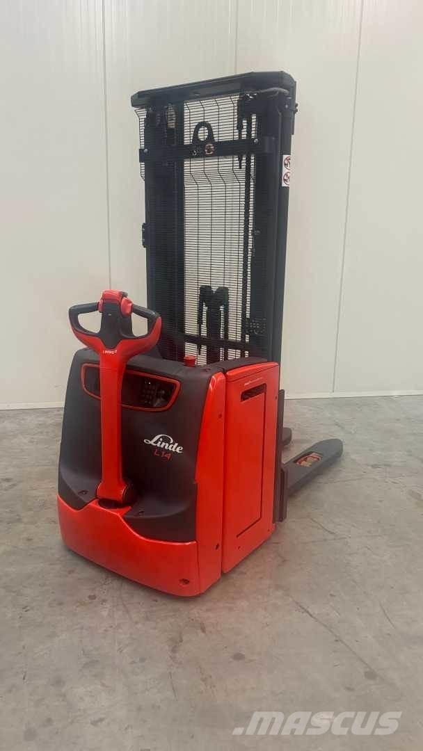 Linde L14 Zelfrijdende stapelaars