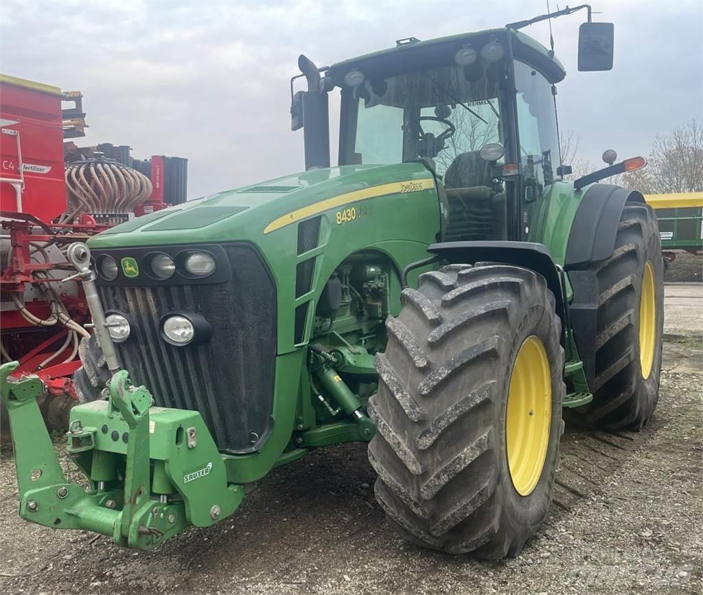 John Deere 8430 Tractoren