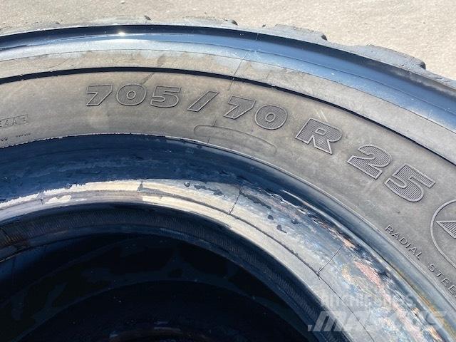 Michelin 705/70 R25 Banden, wielen en velgen