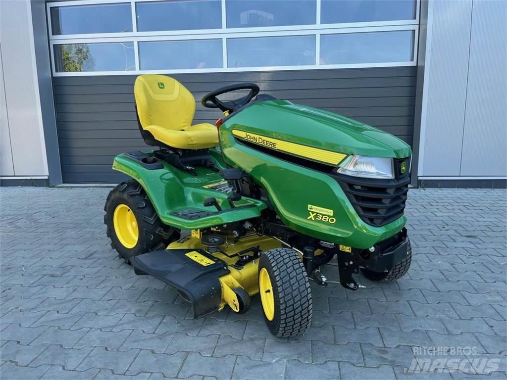 John Deere X380 Greensmaaier