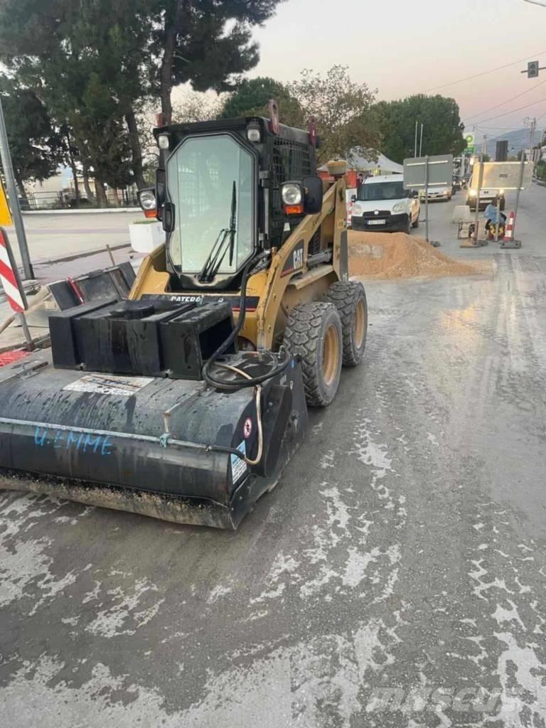 CAT 216 Schrankladers