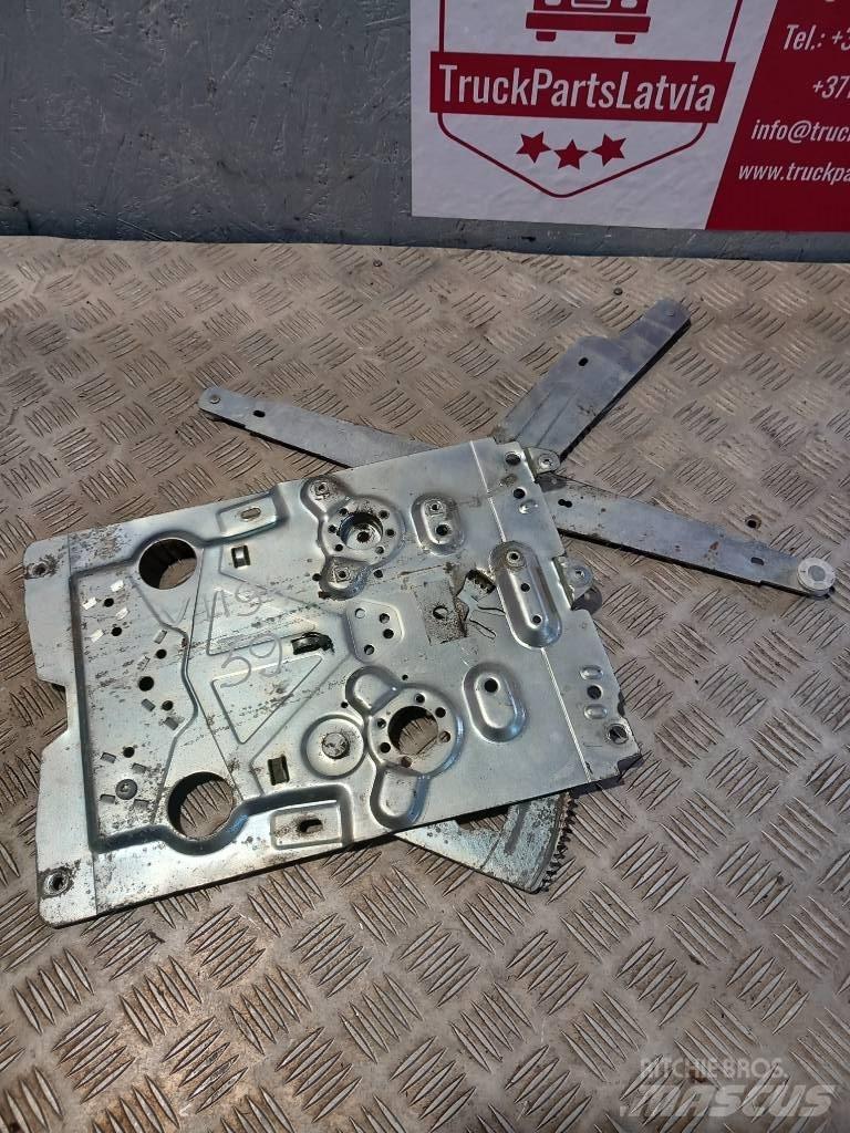 Volvo FH 12   20453660 Cabine en interieur