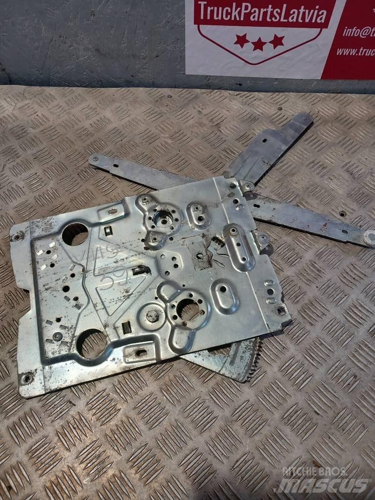 Volvo FH 12   20453660 Cabine en interieur