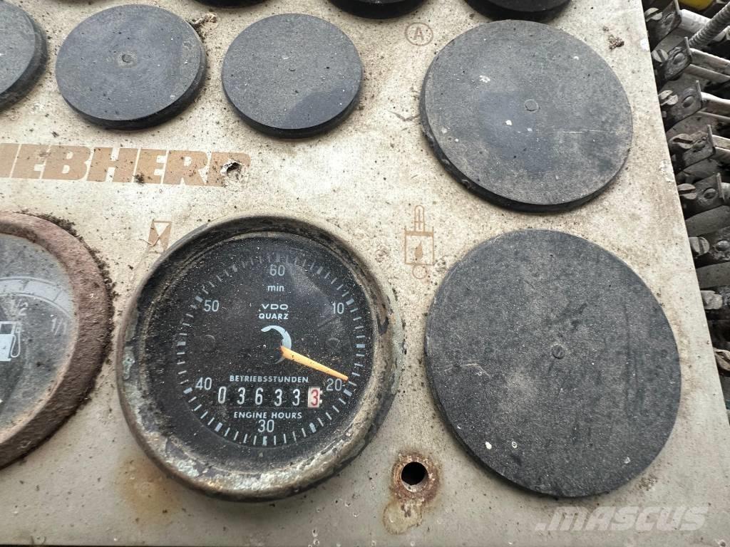 Liebherr R621 B Rupsladers