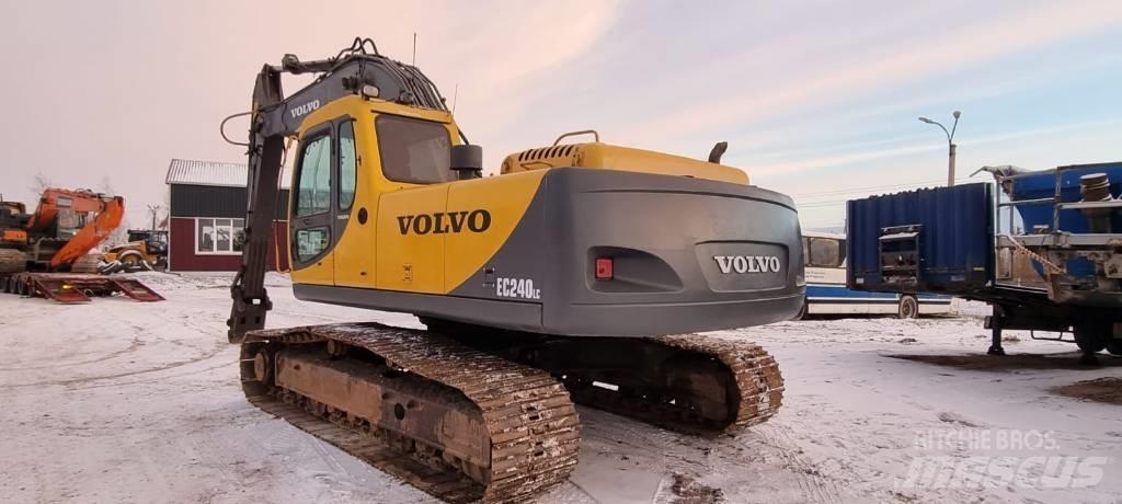 Volvo EC 240 C L Rupsgraafmachines