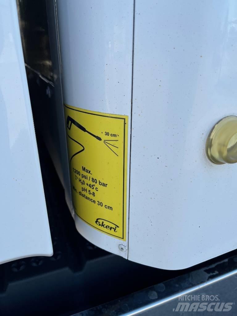 Scania R590 Bakwagens met gesloten opbouw