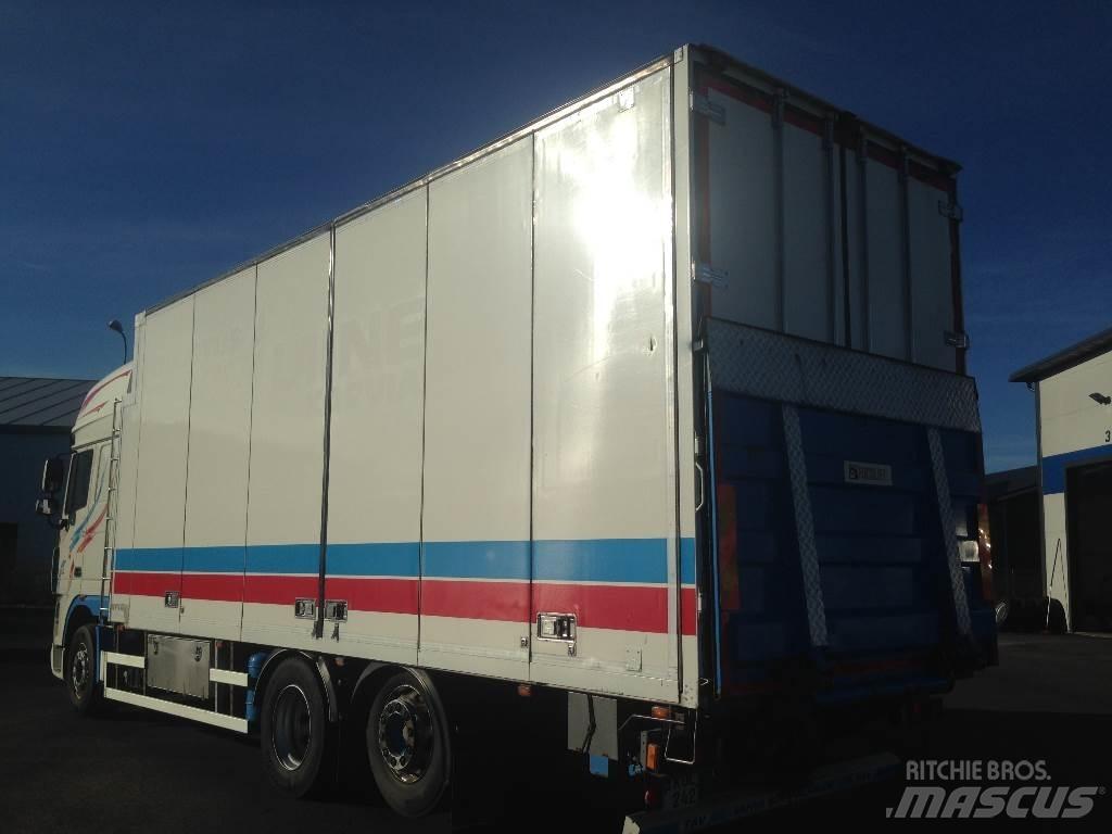 DAF XF105.510 6x2/48 Bakwagens met gesloten opbouw