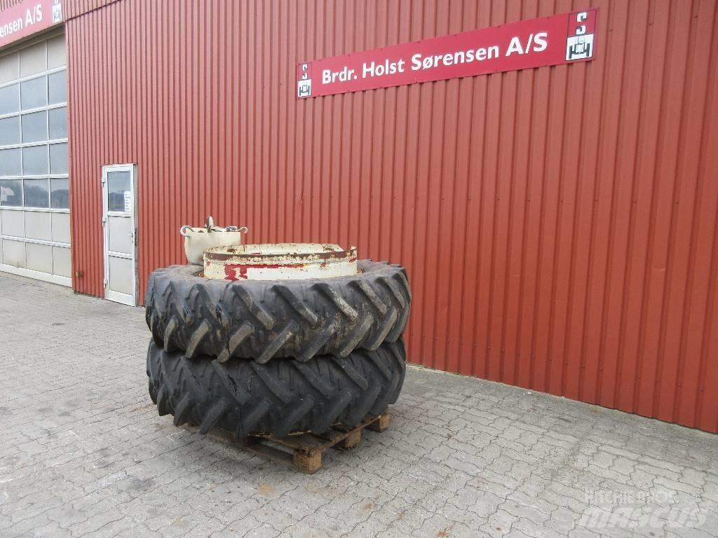 Schaad 16.9-38 Banden, wielen en velgen