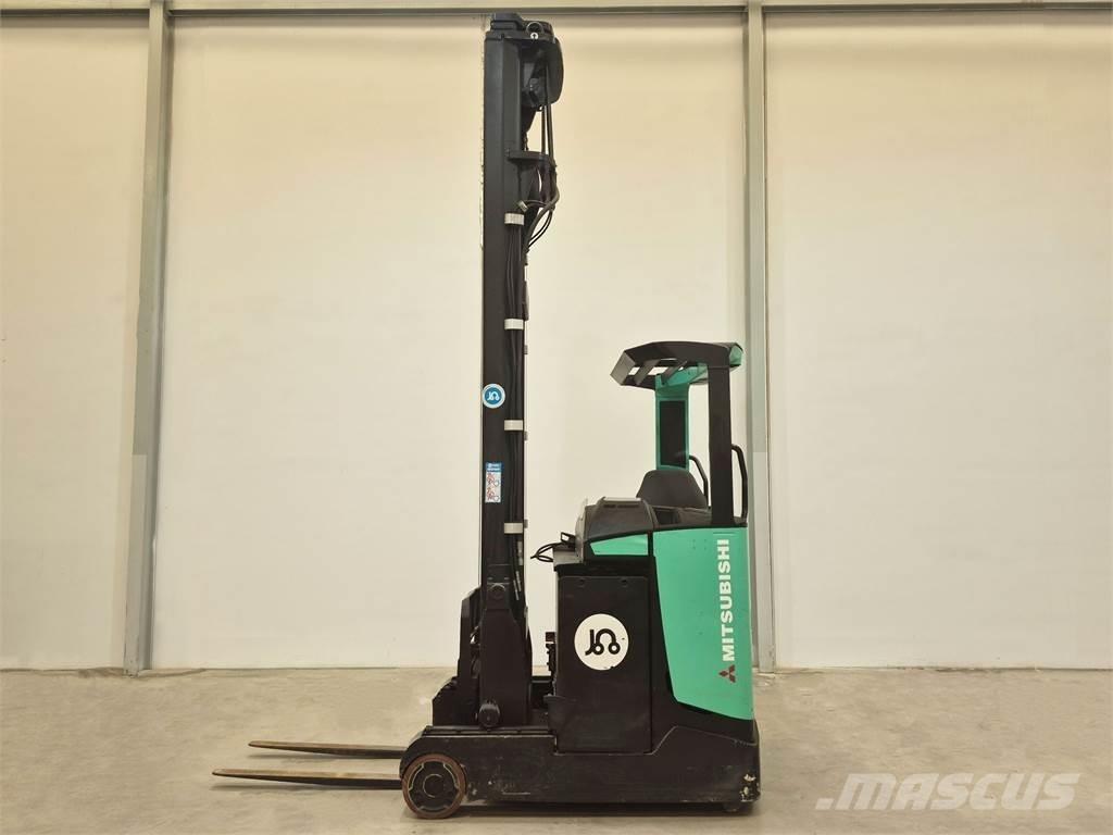 Mitsubishi RB16NH Reachtruck voor hoog niveau