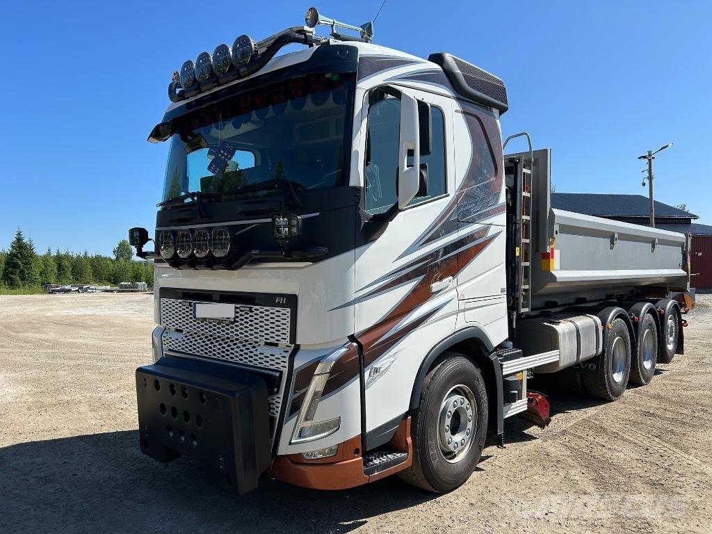 Volvo FH 540 8x4 Vrachtwagen met containersysteem