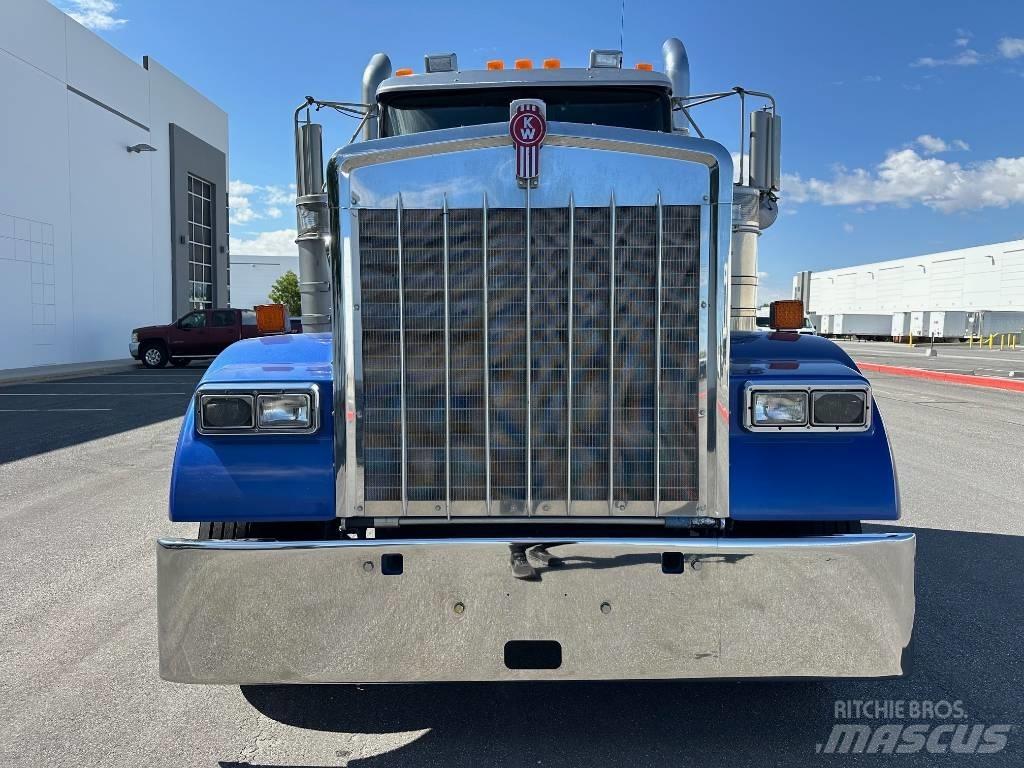 Kenworth W 900 Trekkers