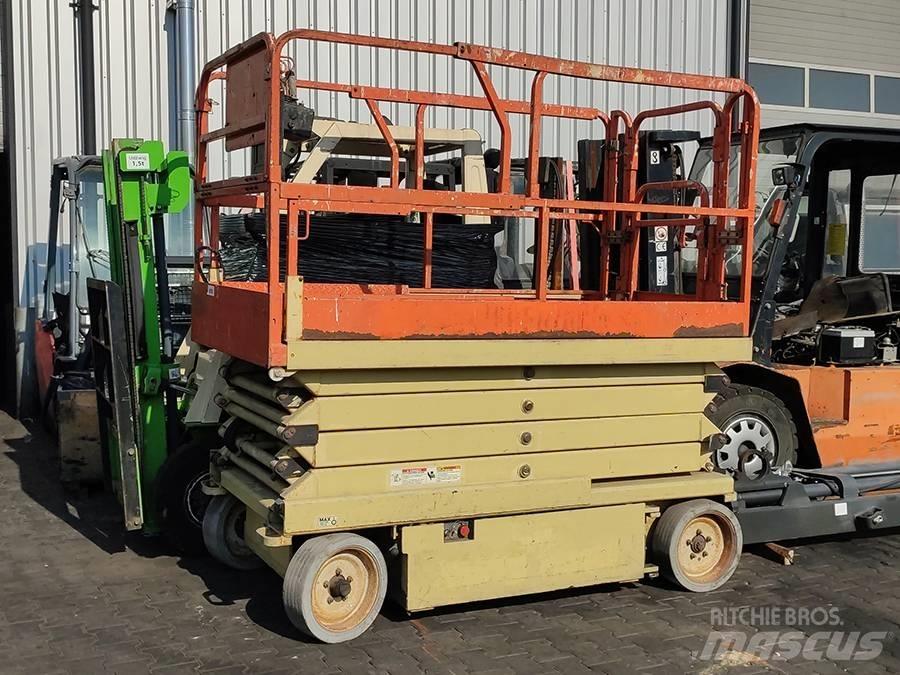 JLG 2646 E 2 Schaarhoogwerkers