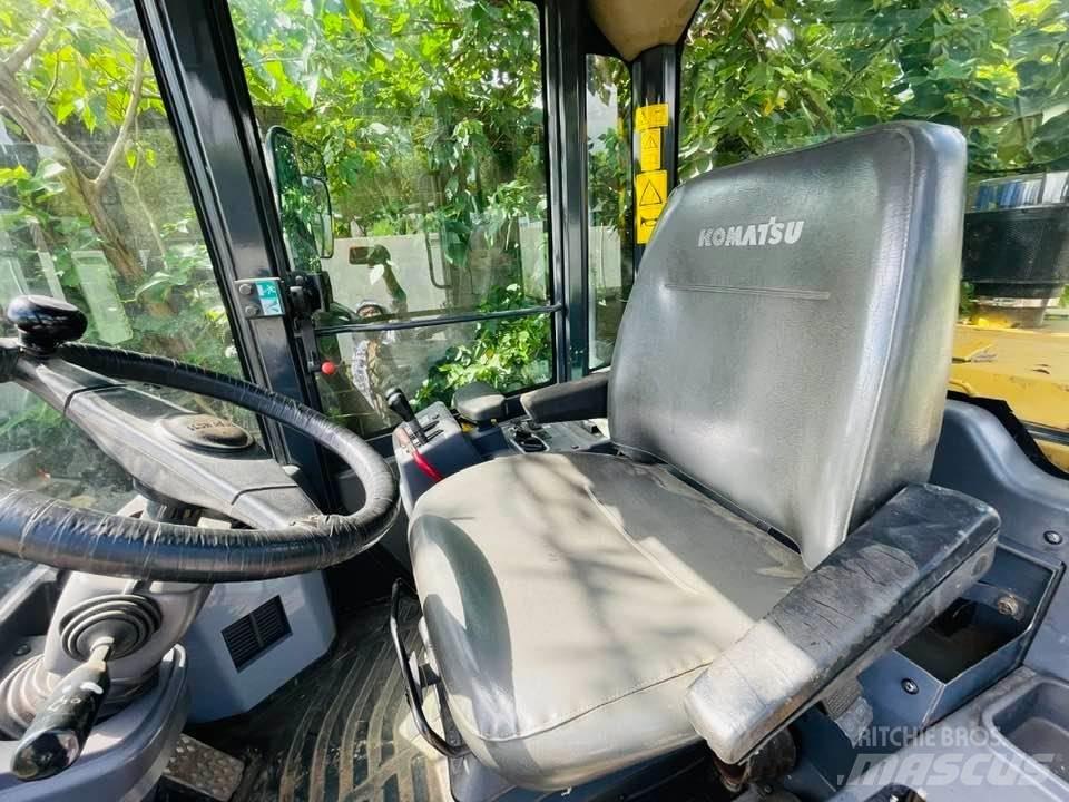 Komatsu WA380-8 Wielladers