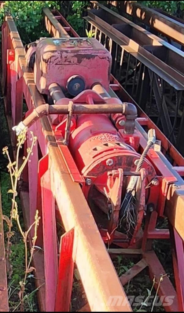  2006 VULCAN Hydraulische Heihamers