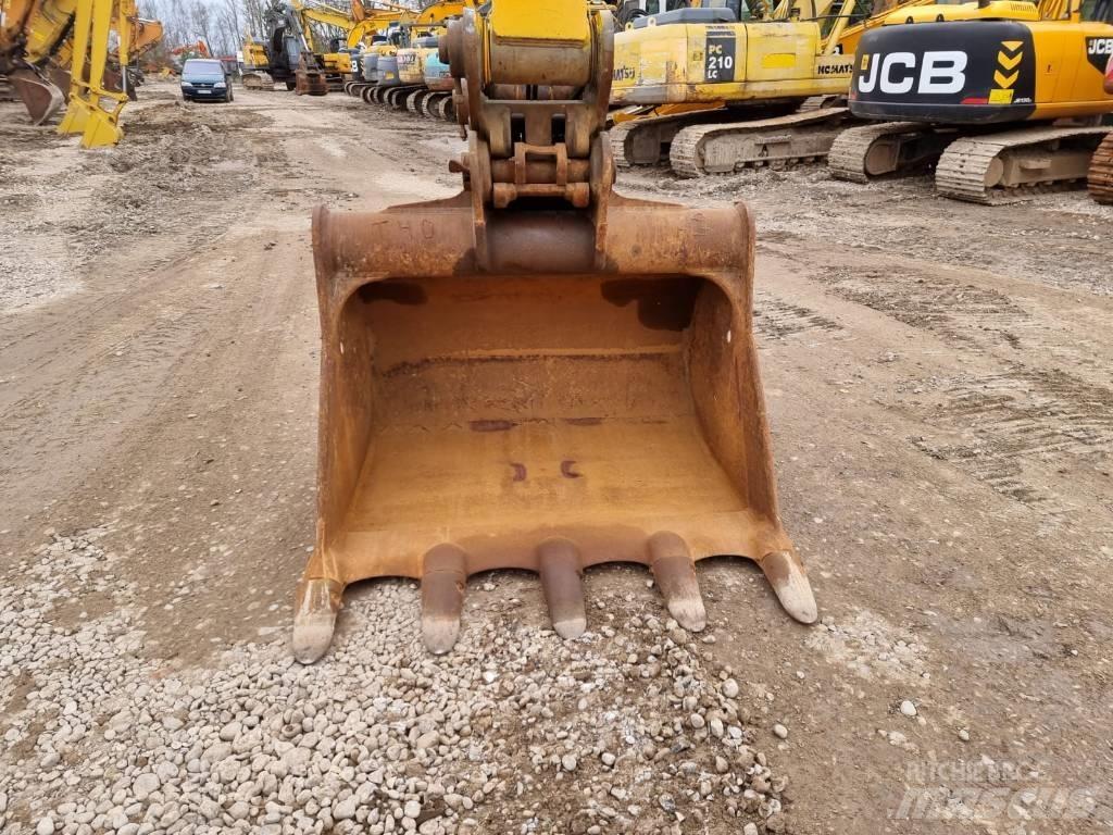 JCB JS 220 LC Rupsgraafmachines
