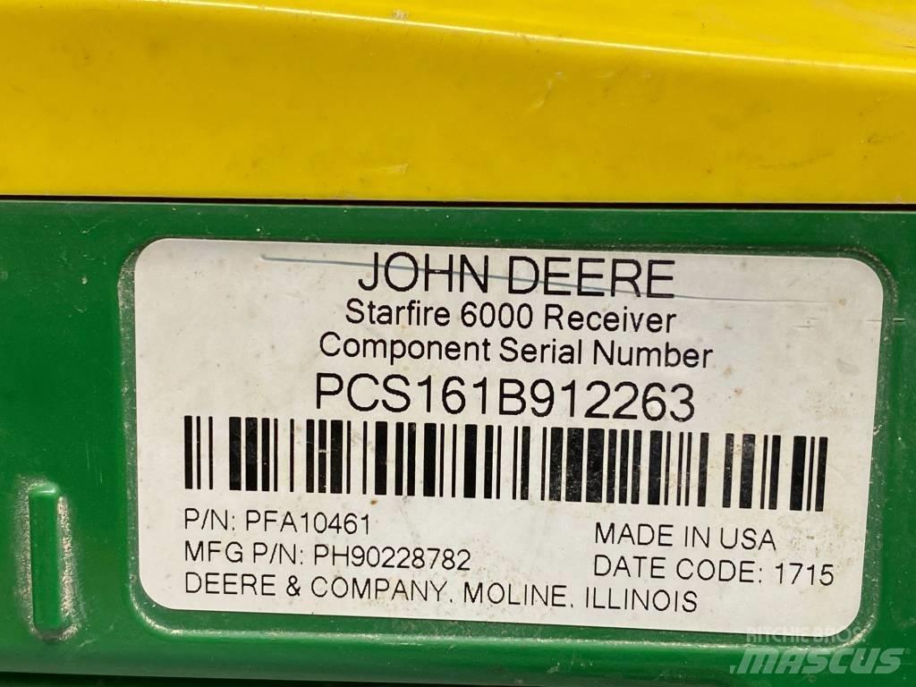 John Deere 6215 R Tractoren