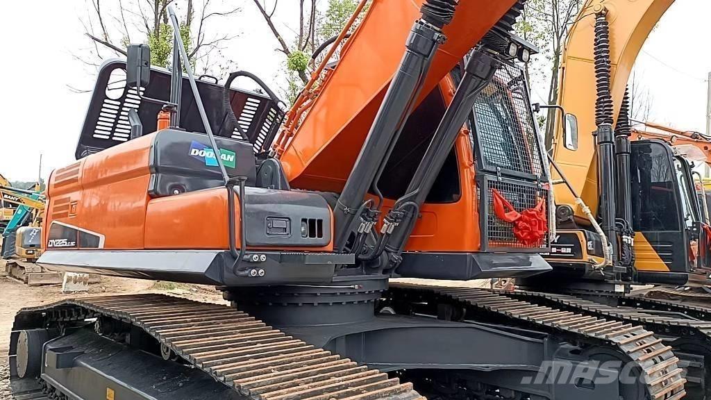 Doosan 225 LC-9 Rupsgraafmachines