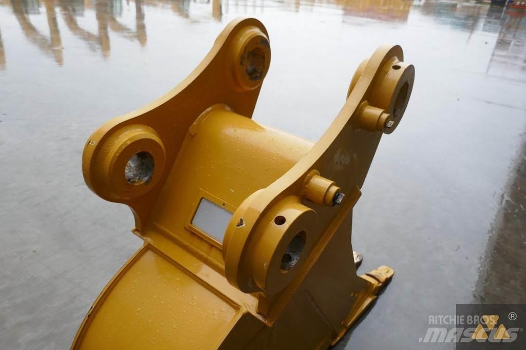 CAT 320 Bucket Bakken