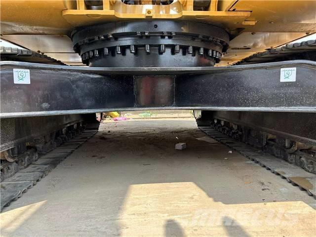 CAT 320 D Rupsgraafmachines