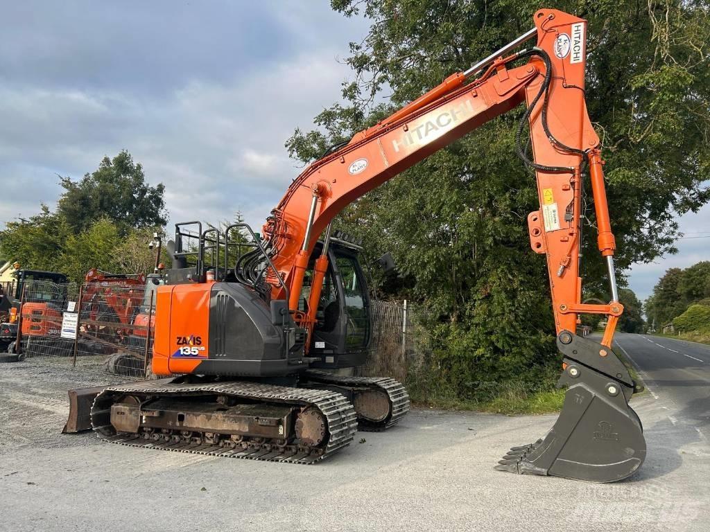 Hitachi ZX 135 US-6 Rupsgraafmachines