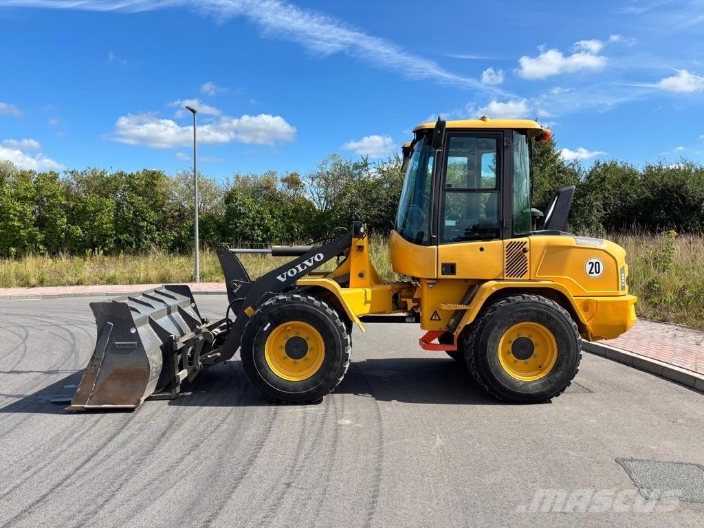 Volvo L 30 G Wielladers