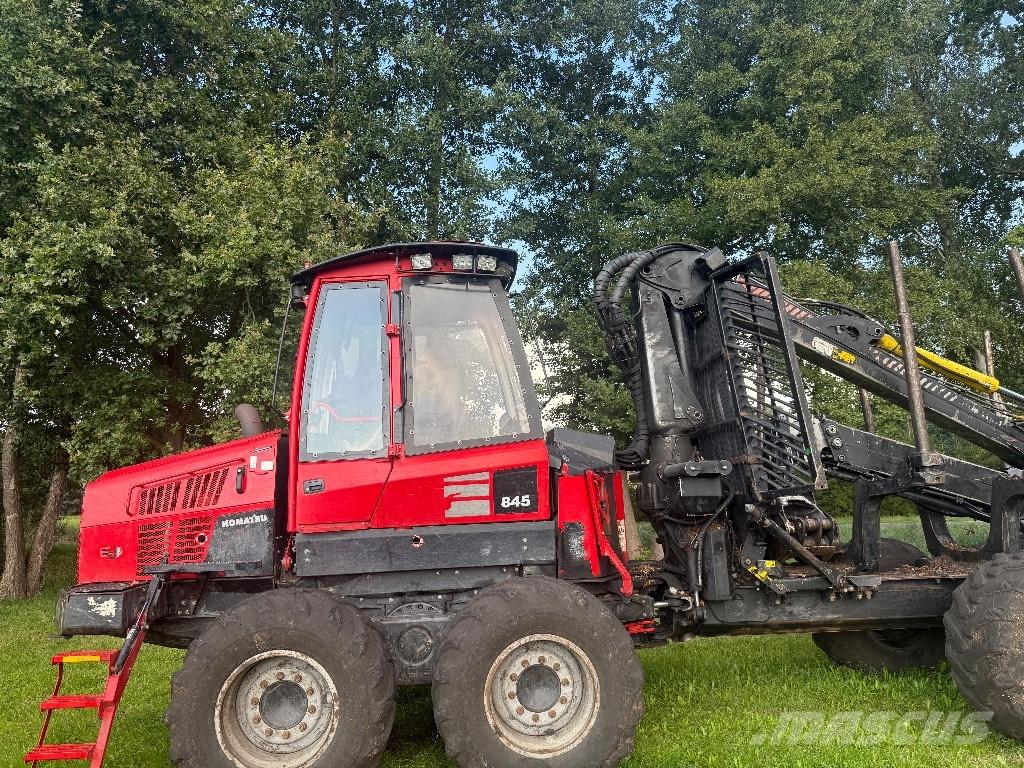 Komatsu 845 Uitrijwagens