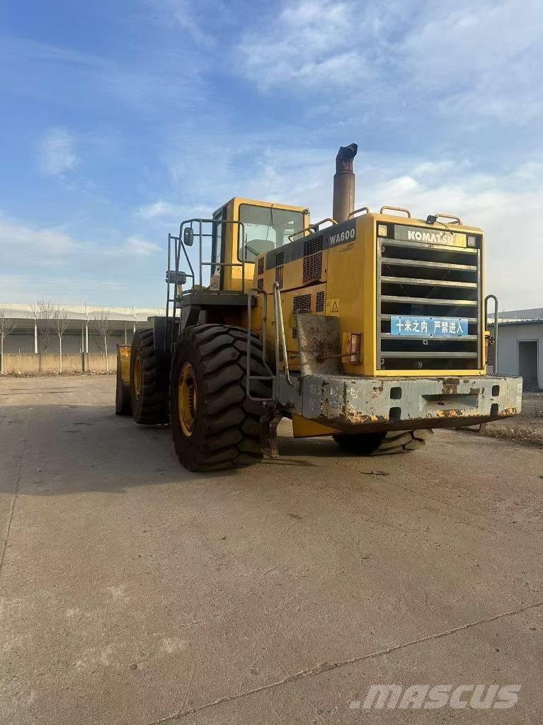 Komatsu WA 600-6 Wielladers