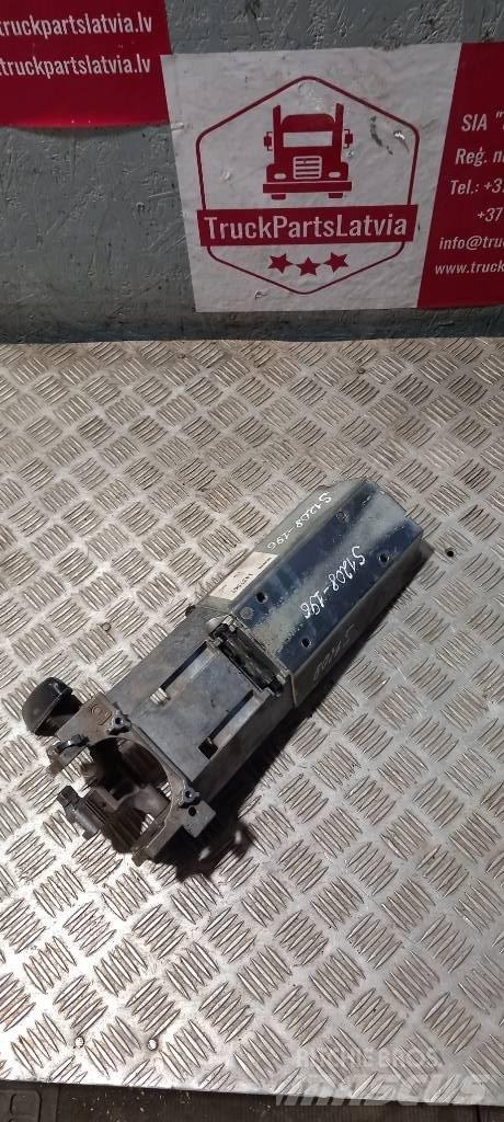 Scania 94 D.   1427567 Cabine en interieur