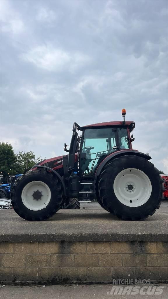 Valtra G 135 A Tractoren