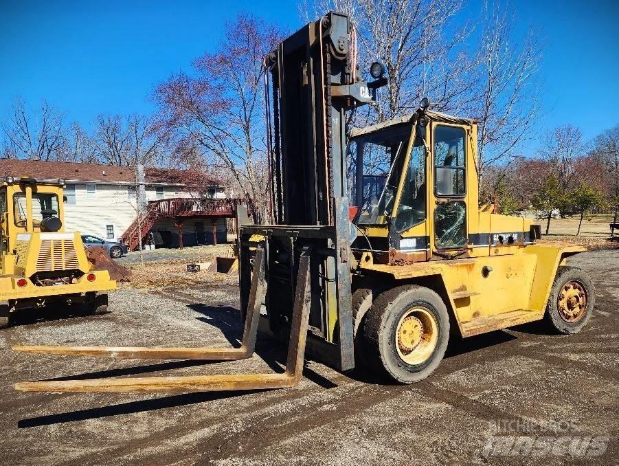 CAT V 330 C Containerheftrucks