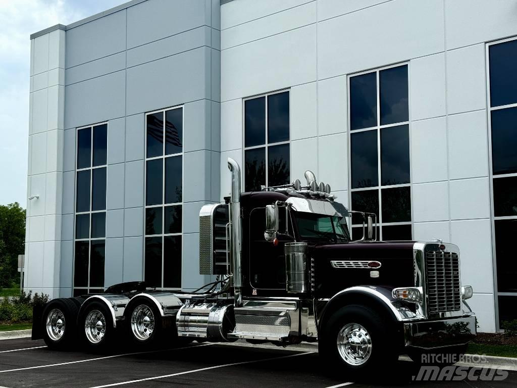Peterbilt 389 Trekkers