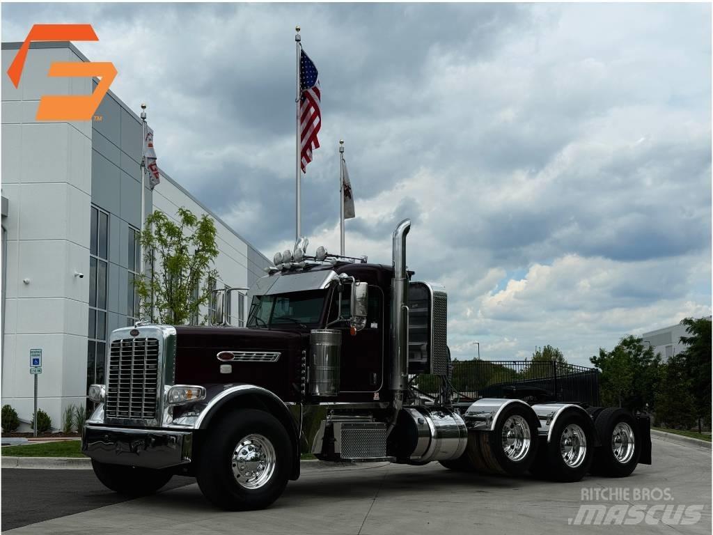 Peterbilt 389 Trekkers