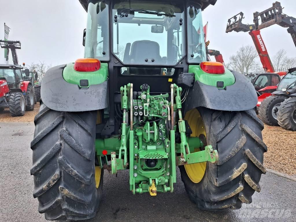 John Deere 6110 MC Tractoren