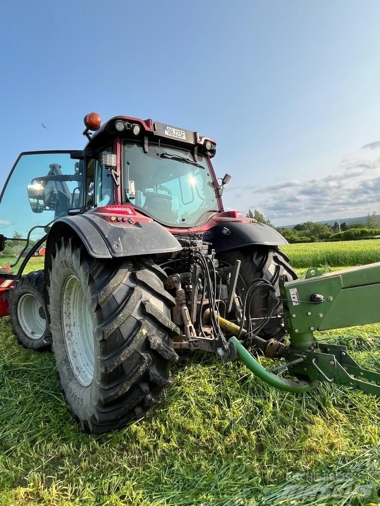 Valtra N155 Versu Tractoren
