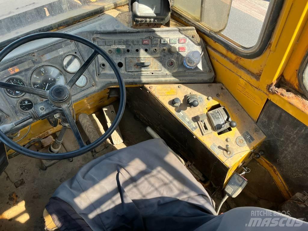 Volvo A 25 Knik dumptrucks