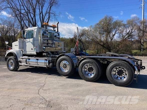 Western Star 4900 Trekkers