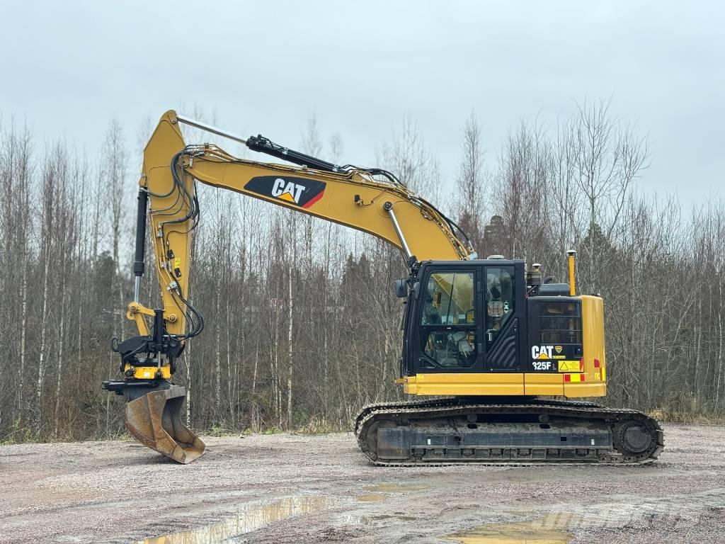 CAT 325 Rupsgraafmachines