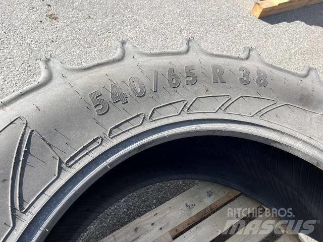 Mitas 540/65-38 Banden, wielen en velgen