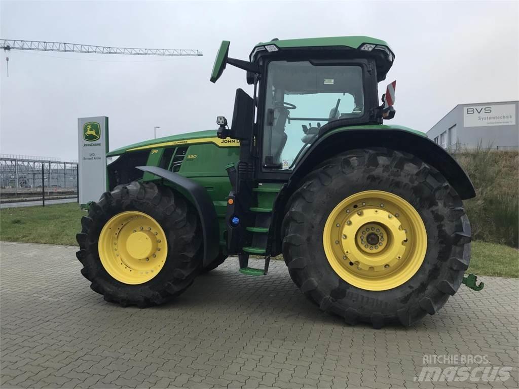 John Deere 7R 330 Tractoren