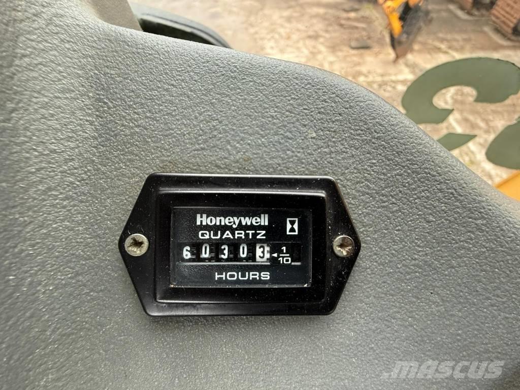 Komatsu WB 93 S-5 Graaf-laadcombinaties