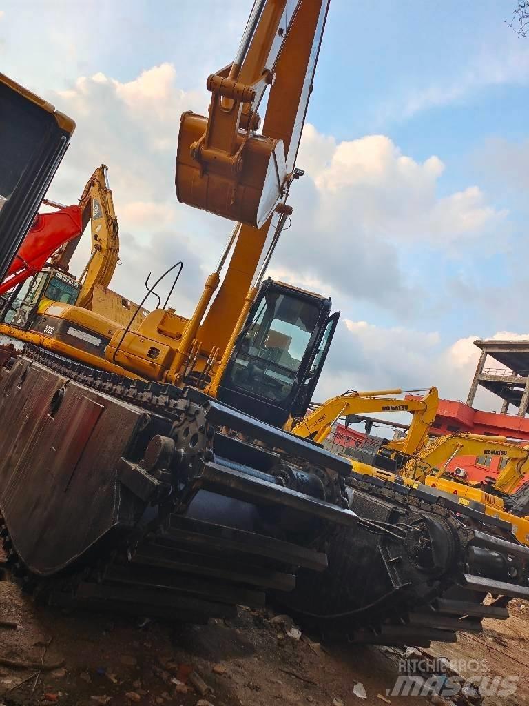 CAT 320 C Amfibische graafmachines