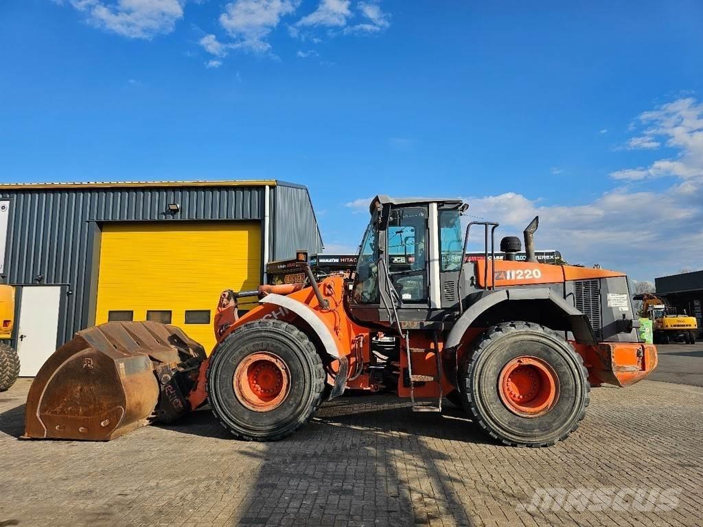 Hitachi ZW220 Wielladers