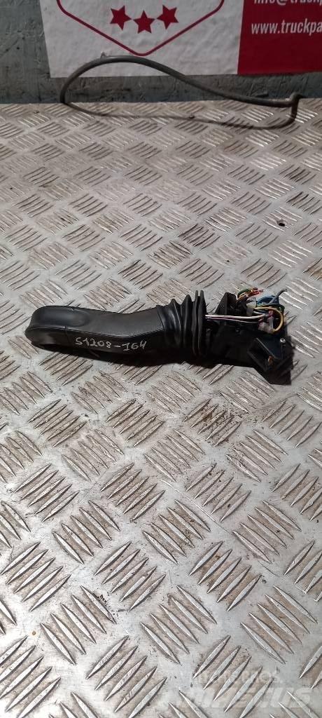 Scania 94 D.    1402449 Cabine en interieur