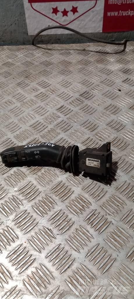 Scania 94 D.    1402449 Cabine en interieur