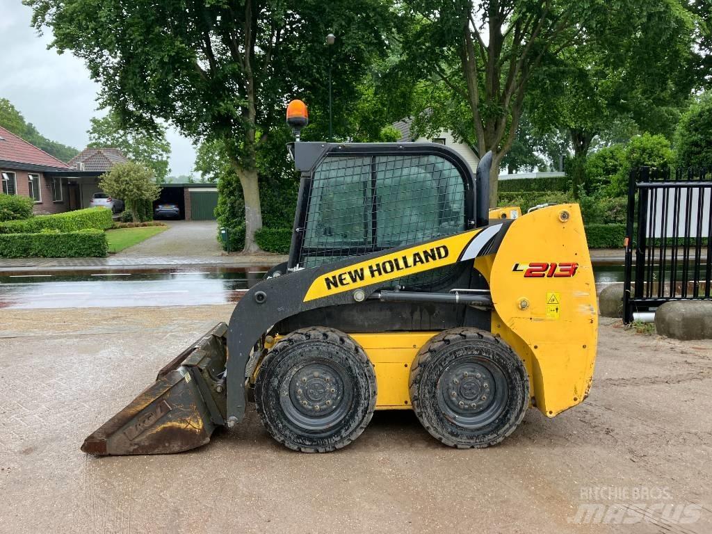 New Holland L 213 Schrankladers