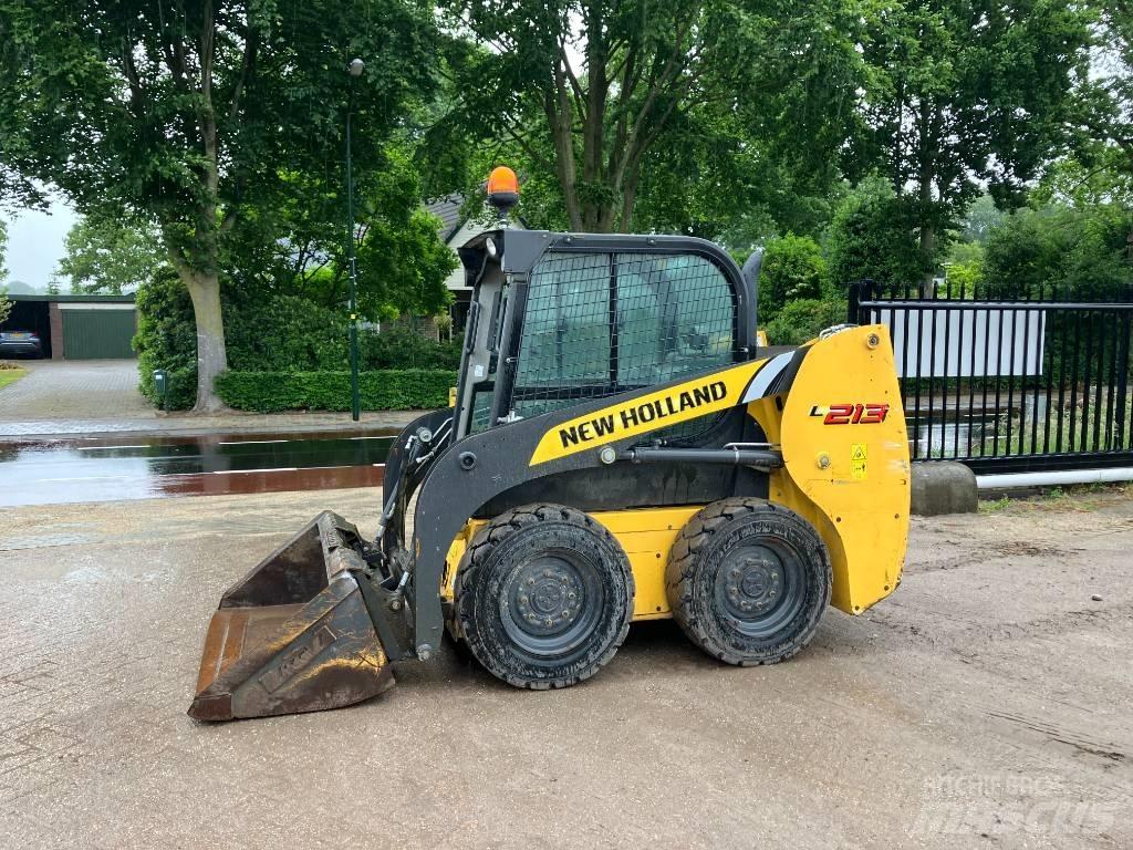 New Holland L 213 Schrankladers