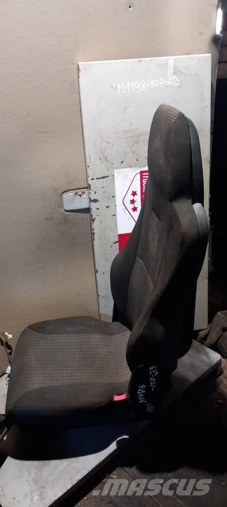 MAN TGS.     81623016946 Cabine en interieur